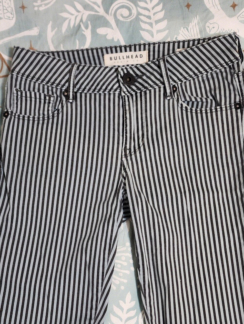 Pacsun Bullhead Skinniest 0 Zipper Akle Gray And Black Striped Pants